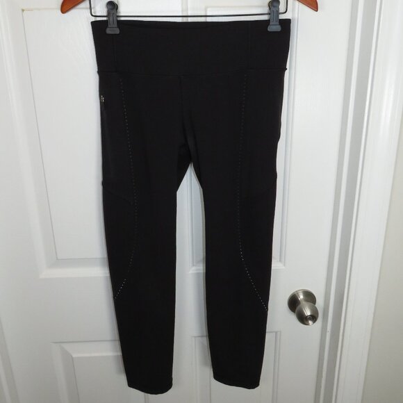 Lululemon Extra Mile Crop Leggings Size 6 Black Reflective Dots 23" Inseam - Picture 2 of 6
